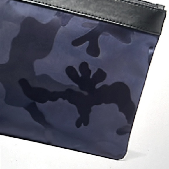 Michael Kors Kent camo Jacquard pouch - Picture 6 of 8